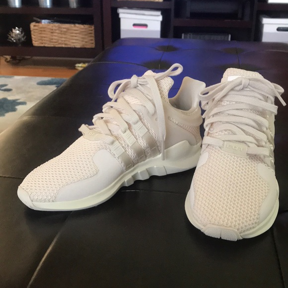white adidas trainers size 5